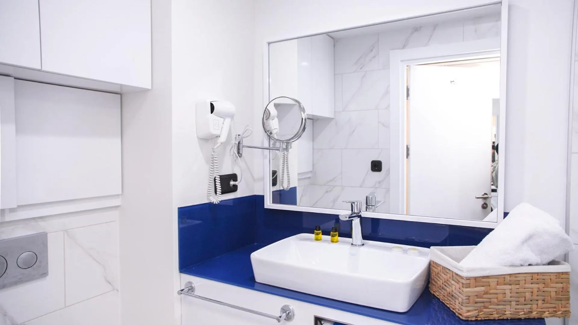 Batumi Sea Line Aparthotels 5*,  جورجيا